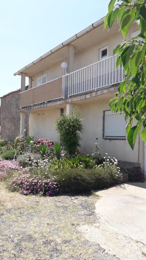 شقة Apartman Nika Ražanac المظهر الخارجي الصورة
